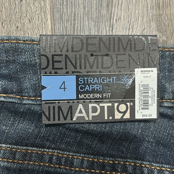 Apt. 9 Capri Jeans - Picture 5 of 6